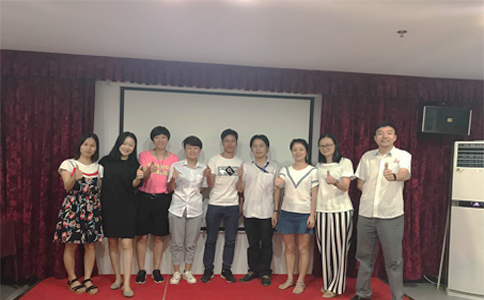  通發激光的家人們和各位美女初次見面！