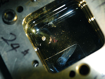 <a href='http://m.yeqianz.cn/product/3.htm' class='text_a'>模具激光焊機</a>修復鏡面模具效果